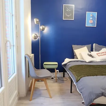 Le Repaire Des Heros 150m Parking Prive - Lesvoyagescolores Apartment *