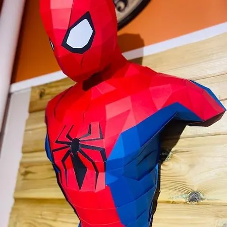 Le Repaire Des Heros 150m Parking Prive - Lesvoyagescolores *
